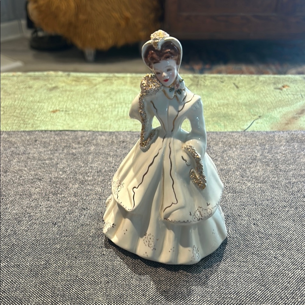 VTG Florence Ceramics California Irene in White w/Gold trim Figurine